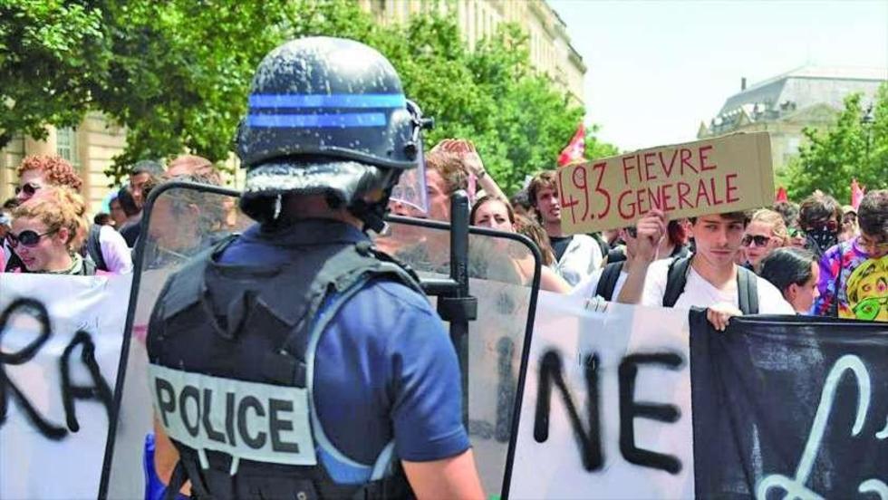 Marchan en Francia contra la reforma laboral 