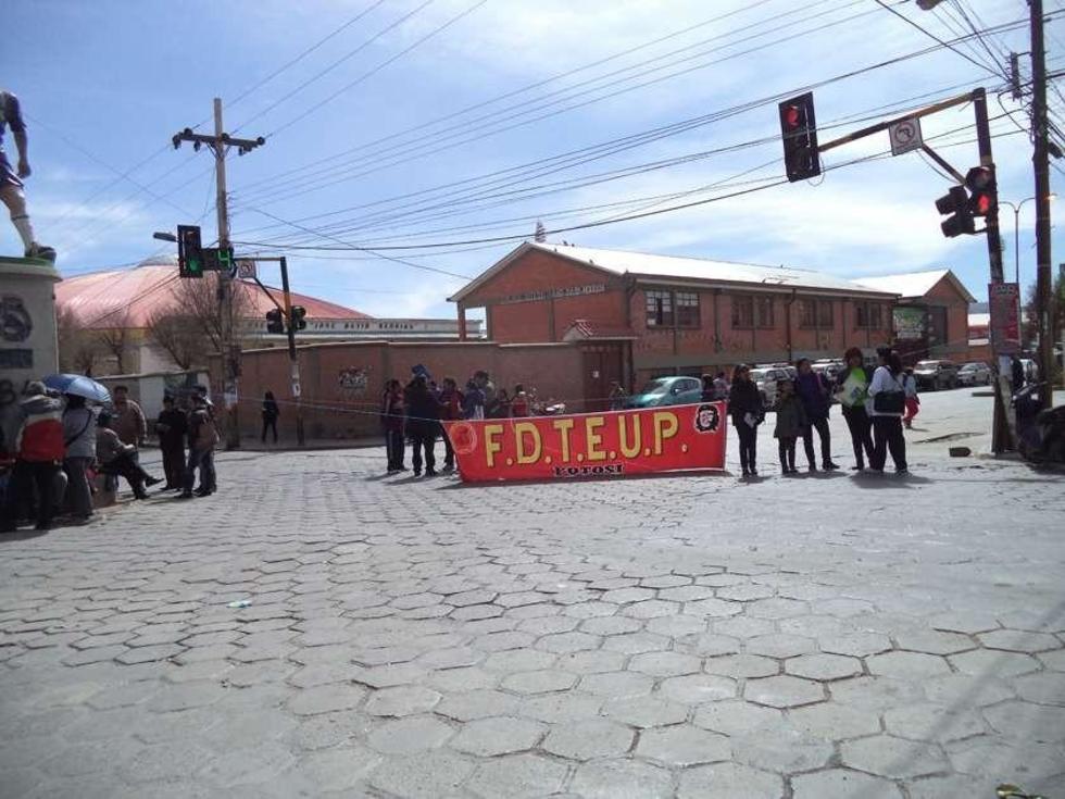 La dirección educativa afirma que el 90 % de las clases fue normal