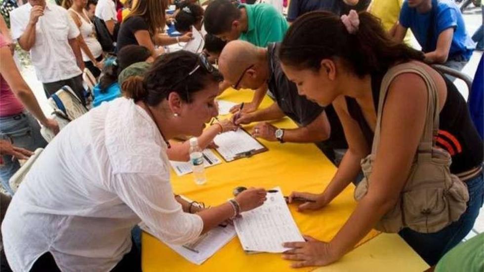 Oposición concluye validación de firmas de referendo en Venezuela