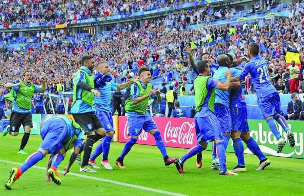 Italia vence a España y se mete en cuartos