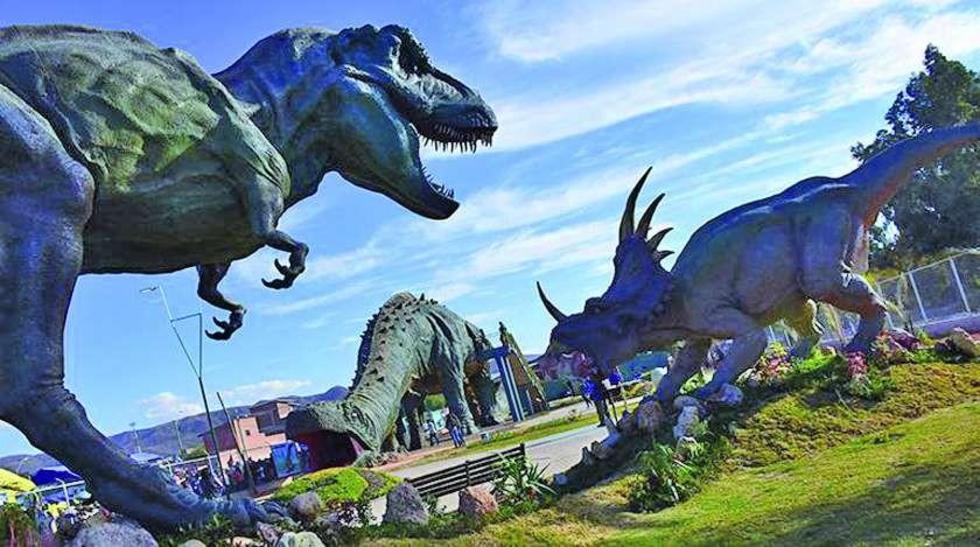 Sacaba abre parque de los dinosaurios