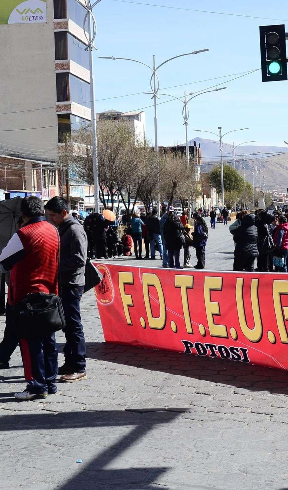 Trabajadores inician hoy un paro de 72 horas