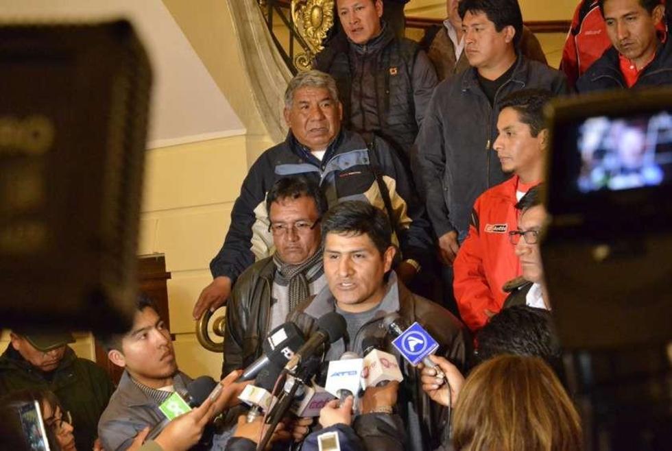 Acusan a políticos de derecha de buscar ruptura con la COB