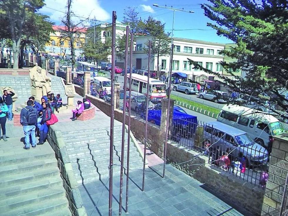 Los docentes de la UATF paran  actividades y piden presupuesto