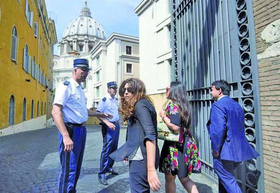 Piden cárcel para un sacerdote por revelar secretos del Vaticano