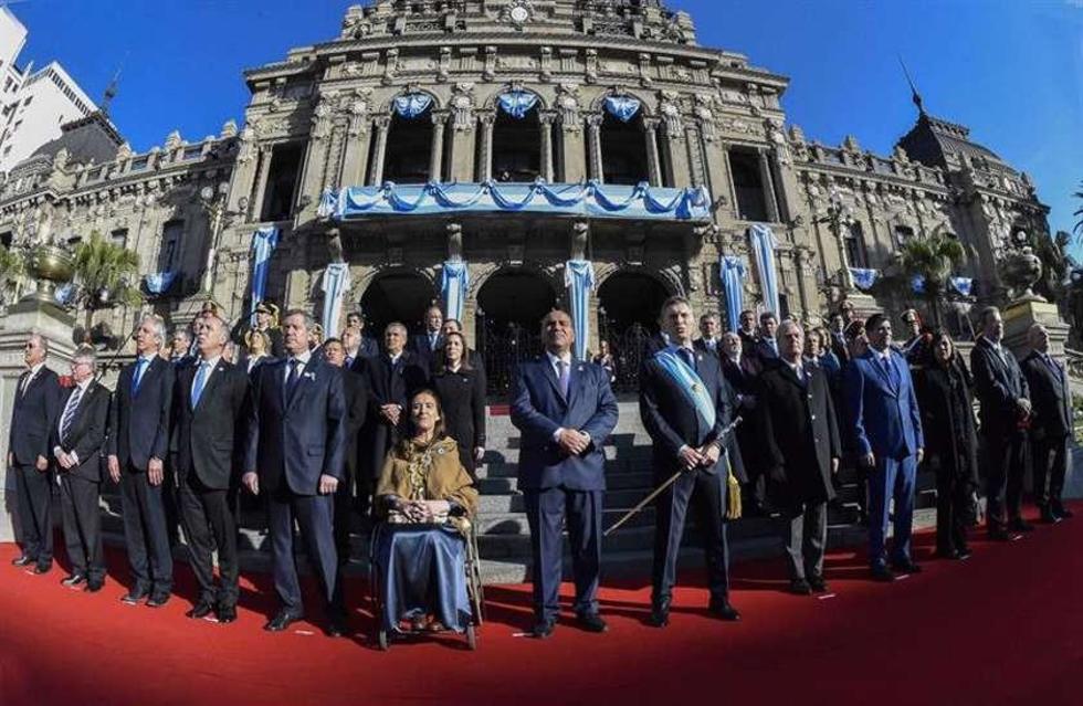 Argentina celebra bicentenario con llamado a unidad nacional