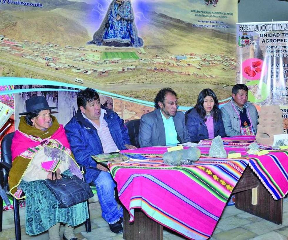 Porco prepara el encuentro cultural y feria de camélidos