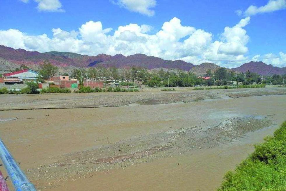 Hallan cuerpo degollado de un joven en Tupiza