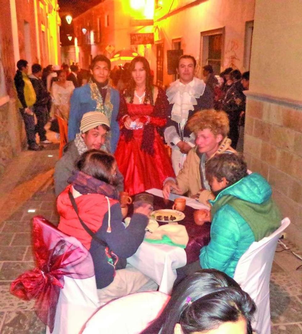 La población degustó ayer la gastronomía colonial