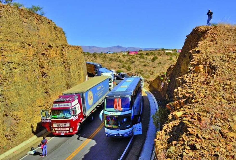 Transportistas ratifican bloqueo y afirman no temerle a la cárcel