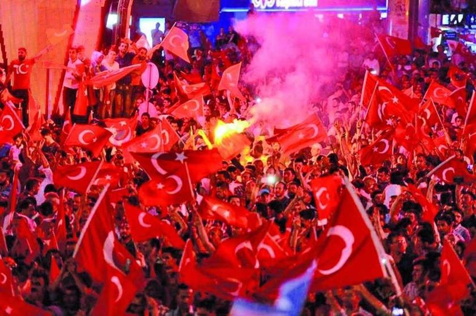 Intento de golpe de Estado en Turquía provoca 161 fallecidos
