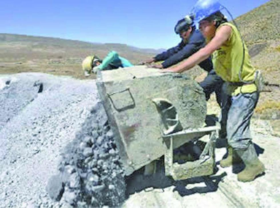 Analizarán acceso a áreas de trabajo para los mineros