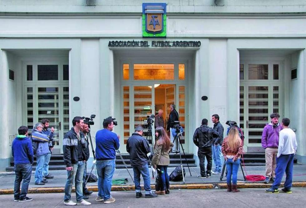 FIFA toma las riendas del fútbol argentino