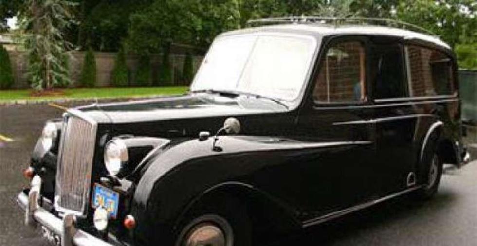 Subastan coche que Lennon usó para el álbum Imagine