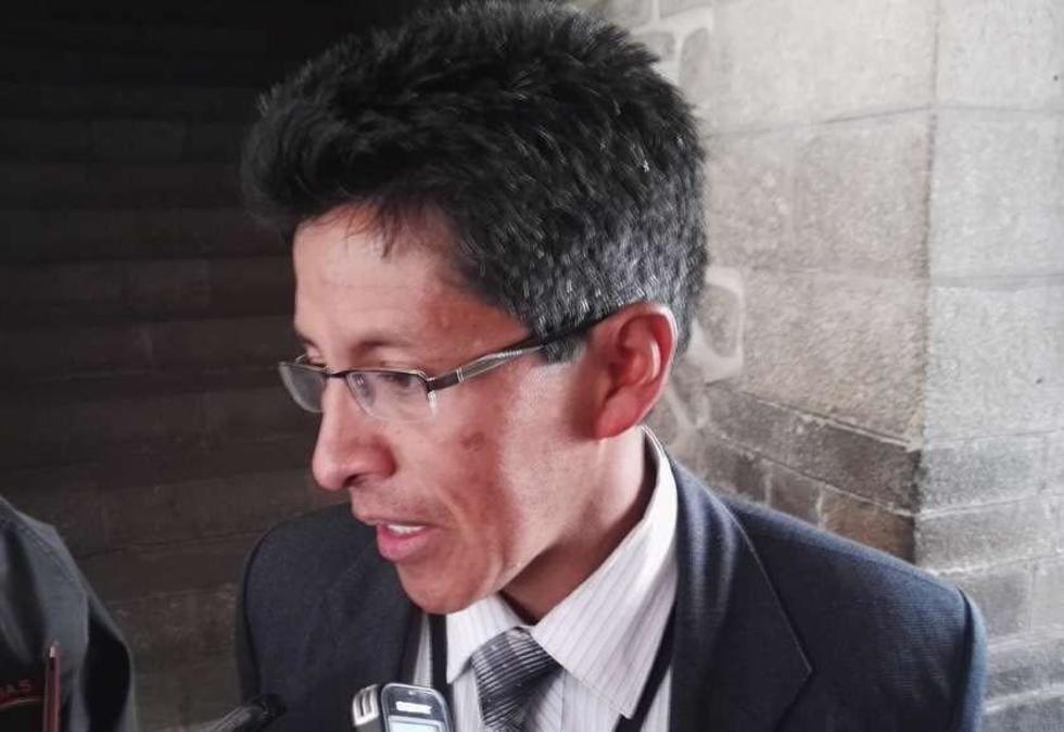 Dos personas cambian su identidad de hombre a mujer