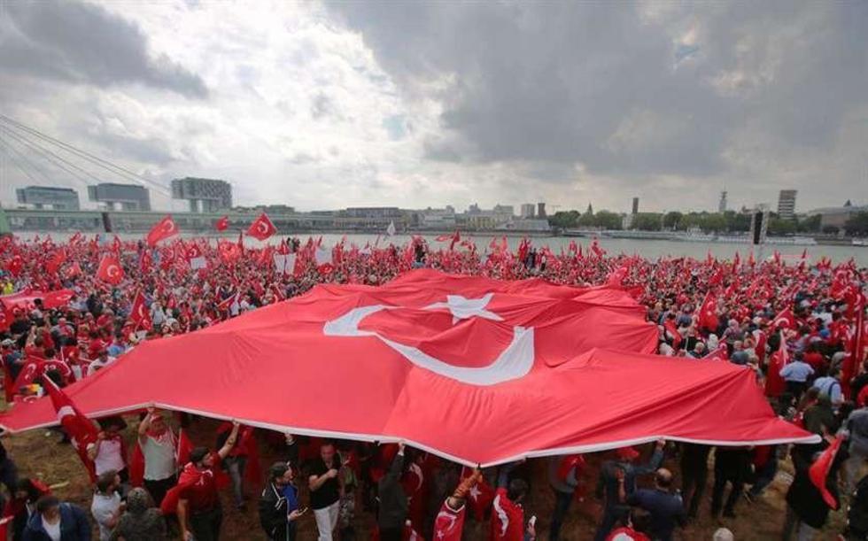 Turquía expulsa a los soldados y cierra las academias militares 