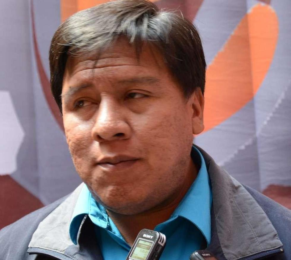 Alcalde se reunirá con concejales  cada mes