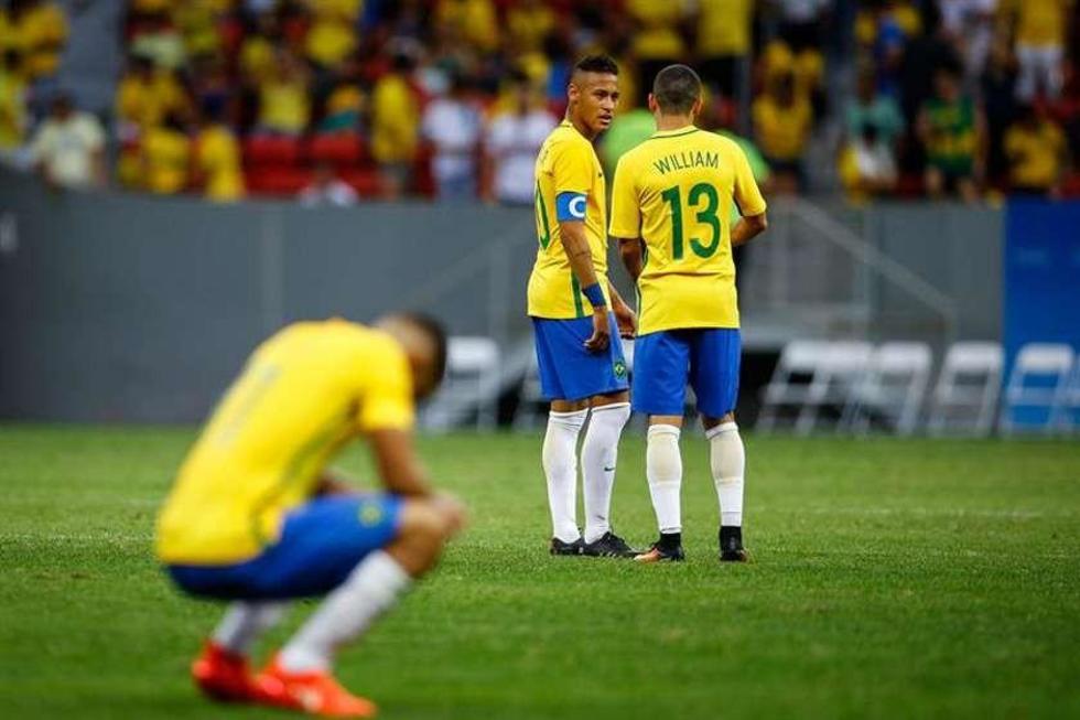 Brasil falla en su debut con Sudáfrica