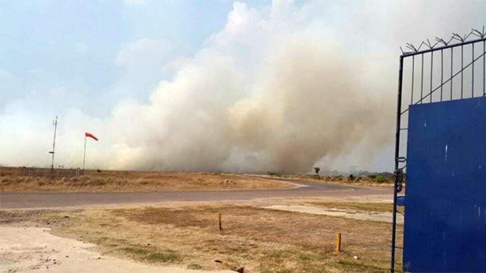 Trabajo conjunto logra sofocar fuego en aeropuerto de Trinidad 