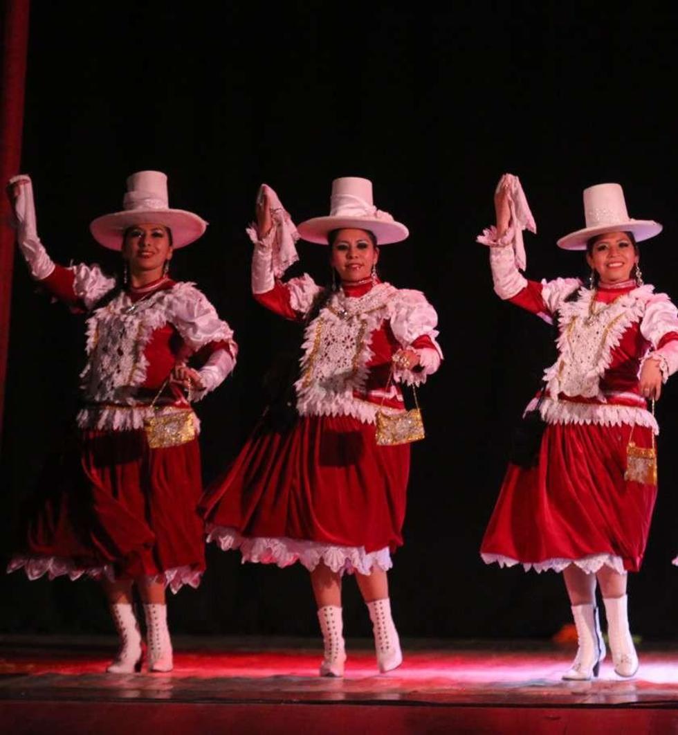 Ballet Cima de Plata vuelve a mostrar danzas estilizadas