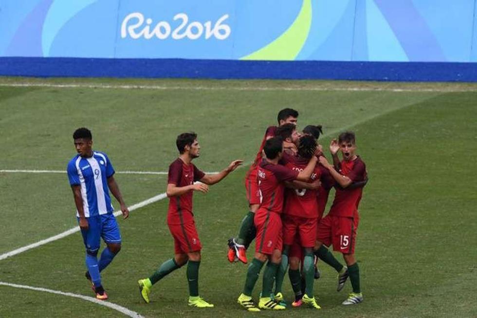 Portugal gana 2-1 a Honduras y sella boleto a segunda fase