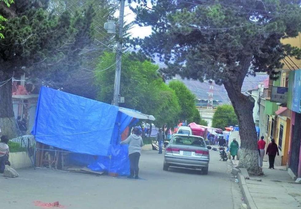 Los choferes protestan por asentamiento de vendedores