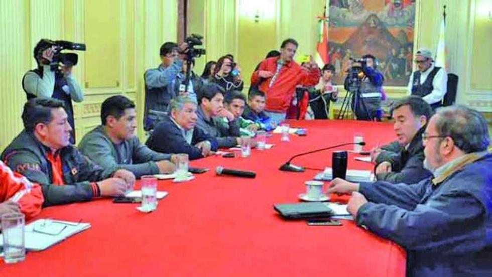 COB y Gobierno retoman diálogo hoy sobre Enatex