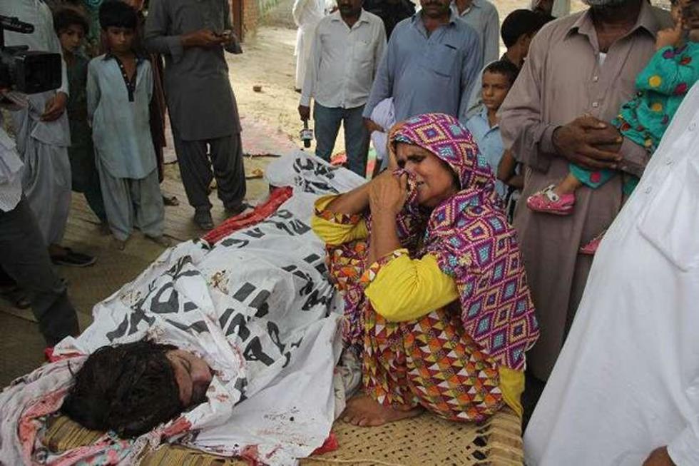 Hay jornada de luto y protestas tras atentado en hospital de Pakistán
