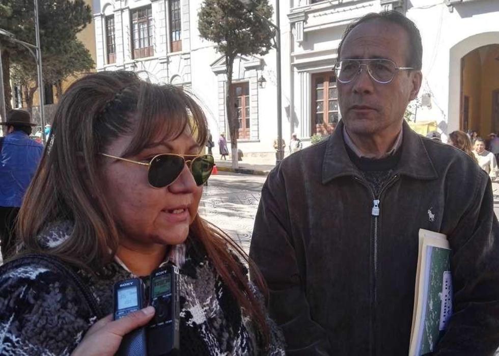 Vecinos de la calle Nogales piden frenar la contaminación de vehículos