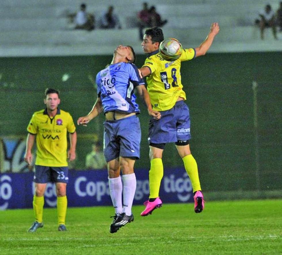 Wilster empata en Santa Cruz