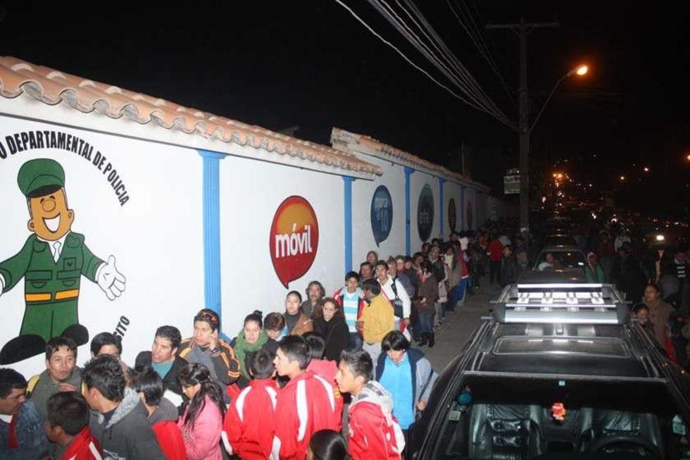 Colocan 7.000 localidades para el partido