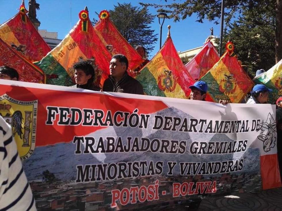 Comerciantes ratifican que impedirán llegada de paceños
