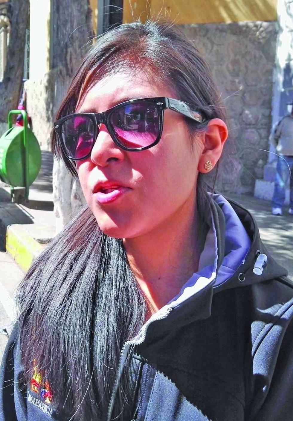 Acusan a profesor por golpear a sus alumnos