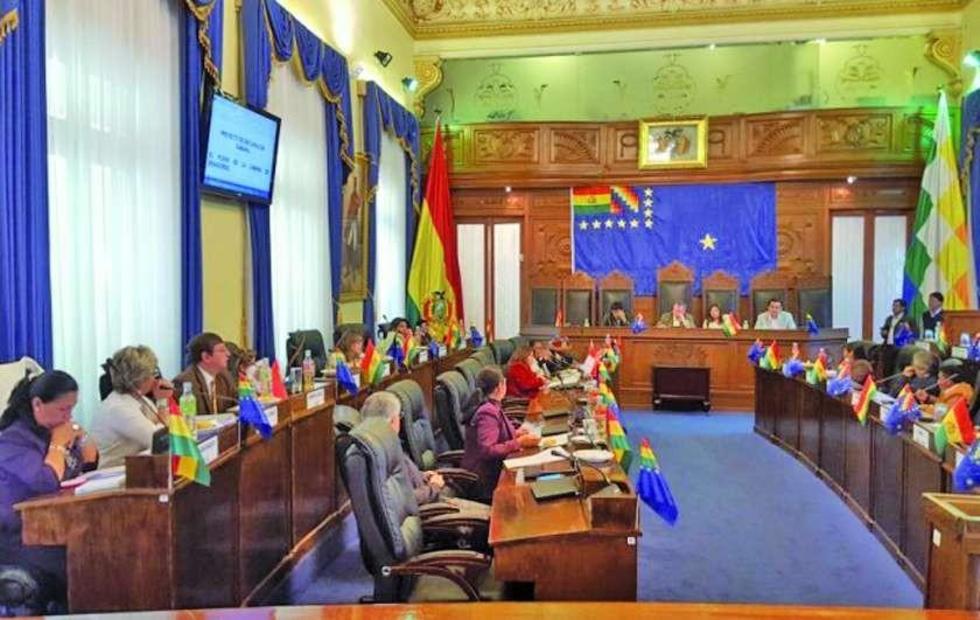 Senado sanciona la ley que amplía la licencia de radio y televisión