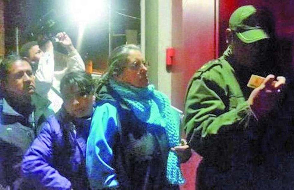 Detienen a dos supuestos proxenetas en urbe alteña