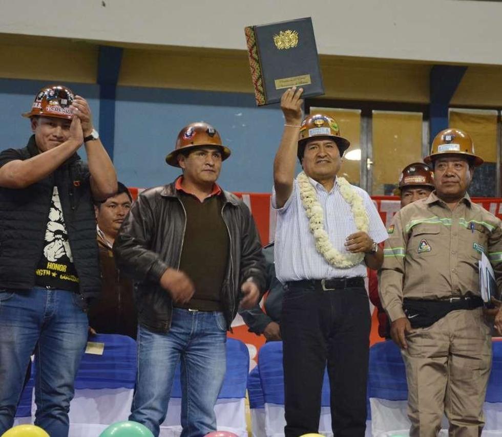 Evo promulga la ley cuestionada por los cooperativistas mineros