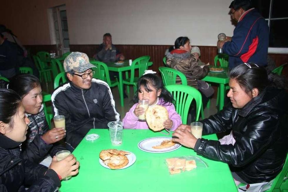 Potosí vive la feria del tojori y el api