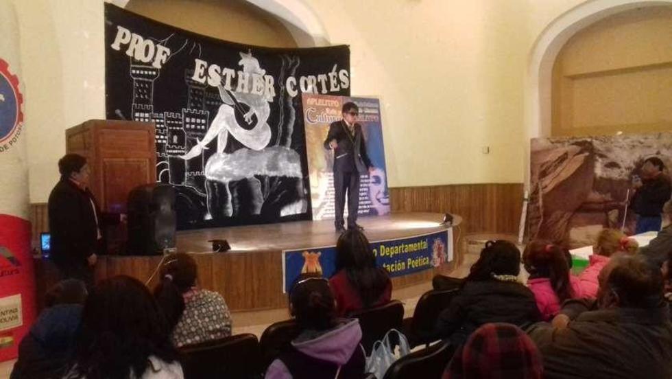 Mañana es la final de fiesta de interpretación poética
