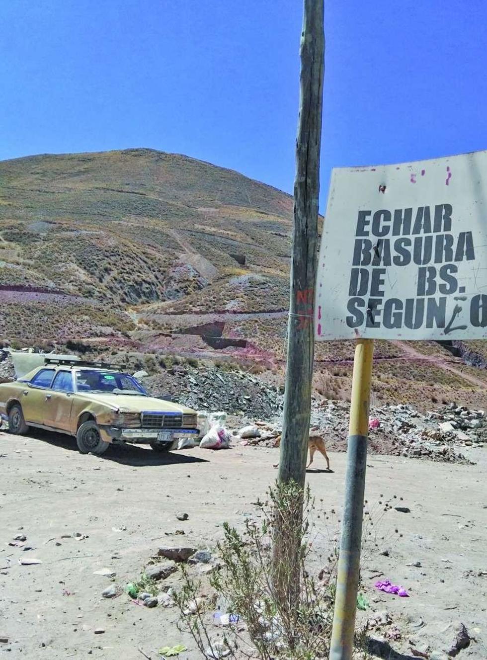 Algunos vierten escombros en varias áreas prohibidas 