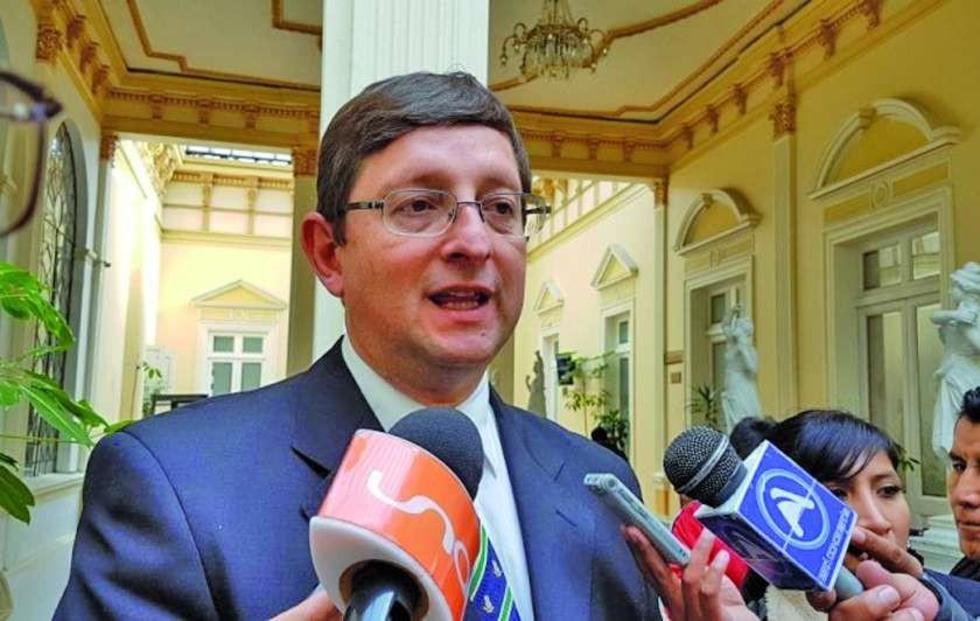 Senador Óscar Ortiz niega recibir recursos de ONG