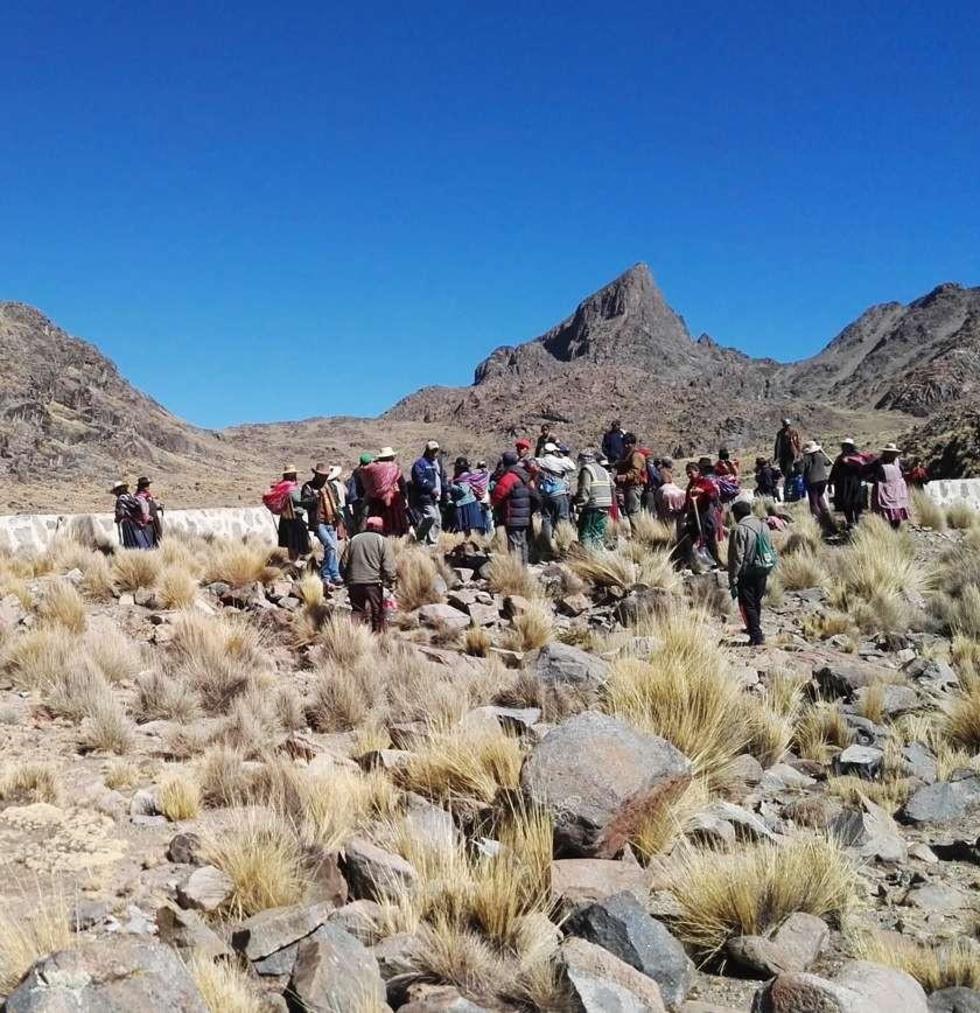 Funcionarios y comunarios de Pati Pati hablan de agua