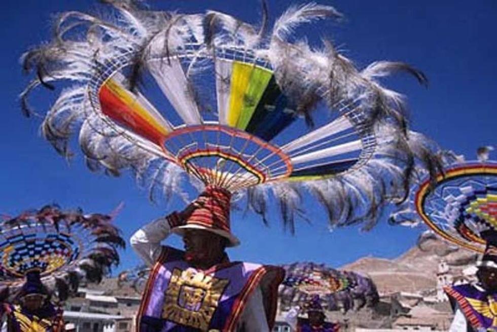Piden no utilizar las plumas y cueros de los animales 