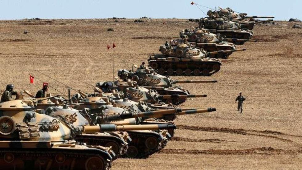 Turquía intensifica su ofensiva en Siria contra el EI y las milicias kurdas