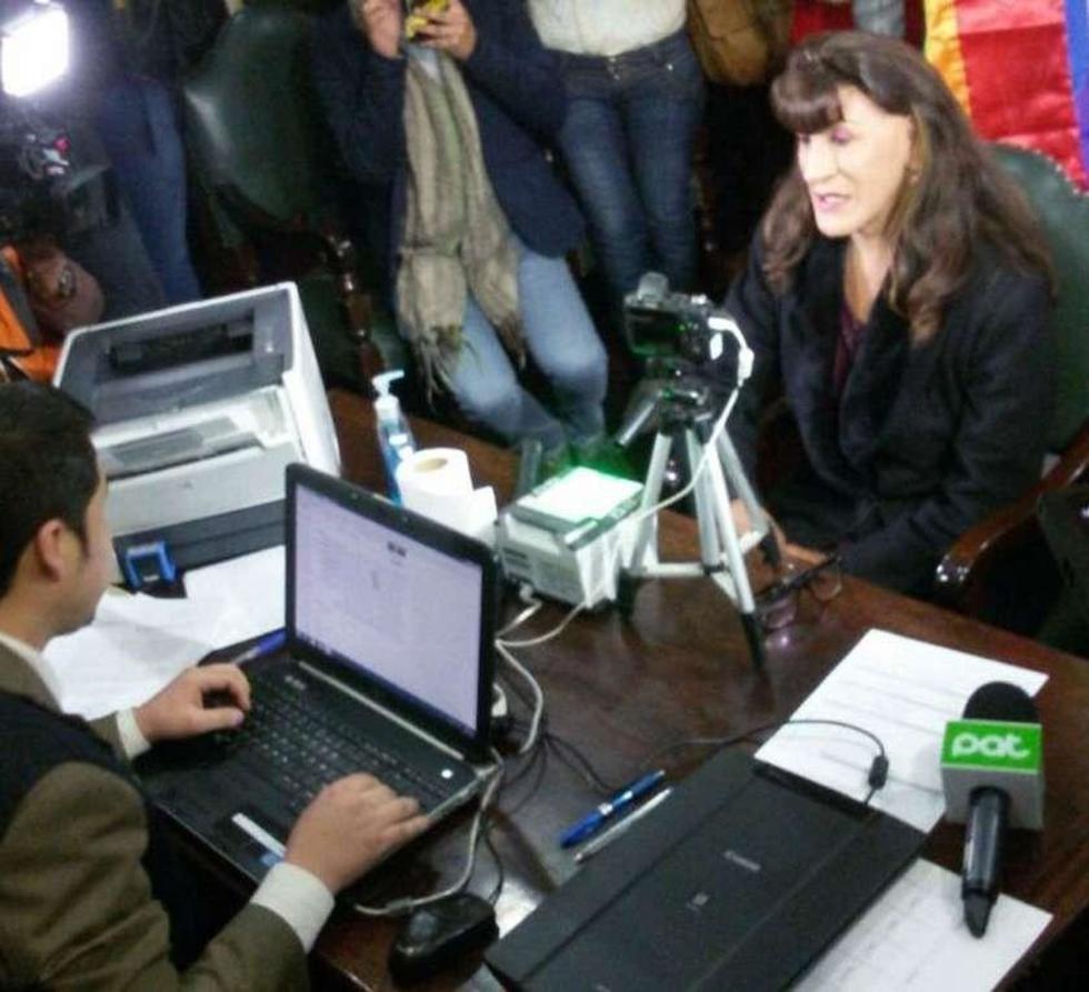 Concluyen los trámites de más de 20 cambios de identidad