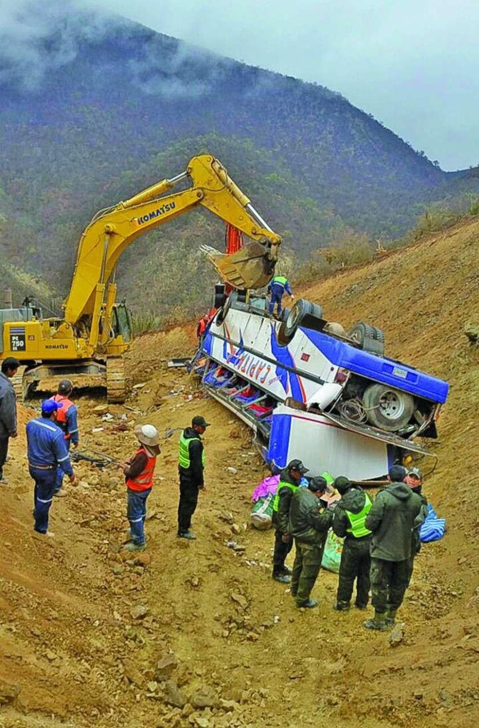 Grave accidente en Santa Cruz deja once muertos y 40 heridos