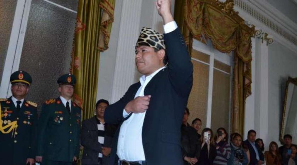 Exembajador se refugia en Chile y se declara perseguido político