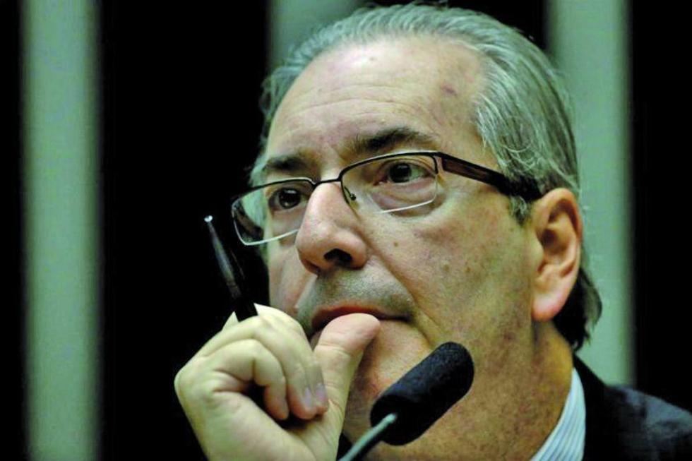 Senadores hoy definen si su expresidente pierde su curúl
