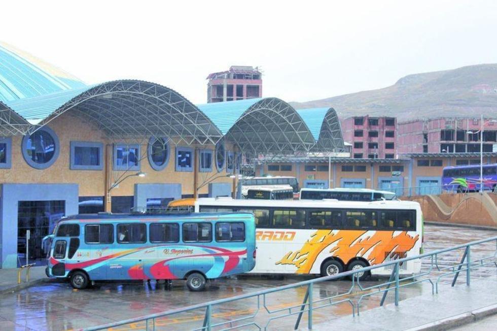 Elaboran ley para controlar viajes de menores de edad