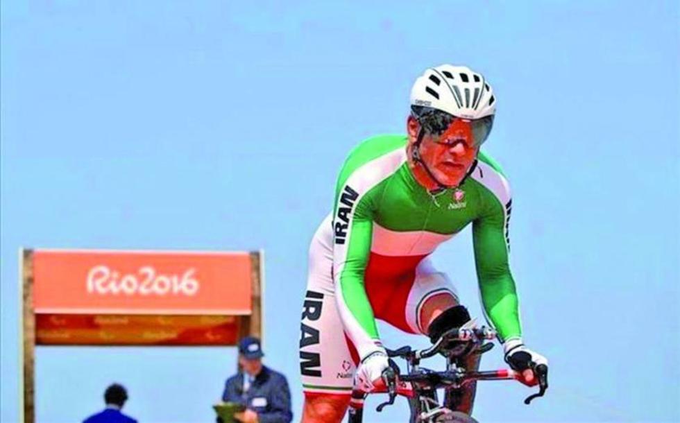 Ciclista iraní muere tras una caída en competición
