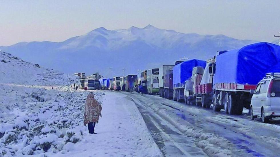 Los viajes se retrasaron por la nevada caída en la noche
